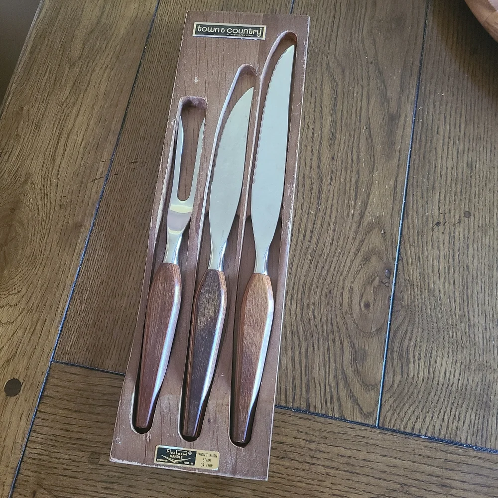 Mid Century Washington Forge town& country wood handle carving set
